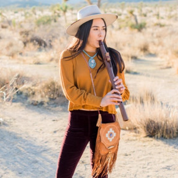 Meet your Posher, Stephanie - Picture 3 of 4